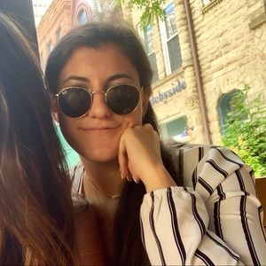 Meet your Posher, Valerie